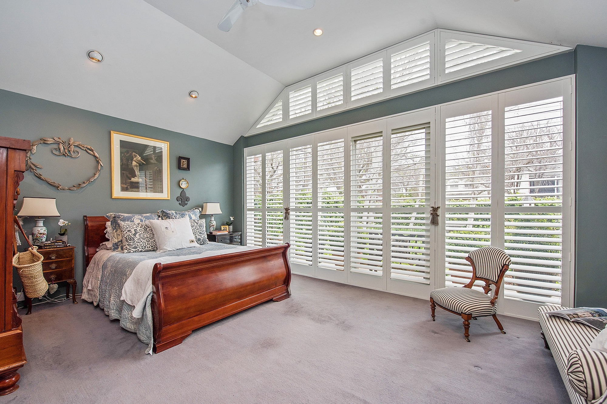 plantation shutters bedroom 01